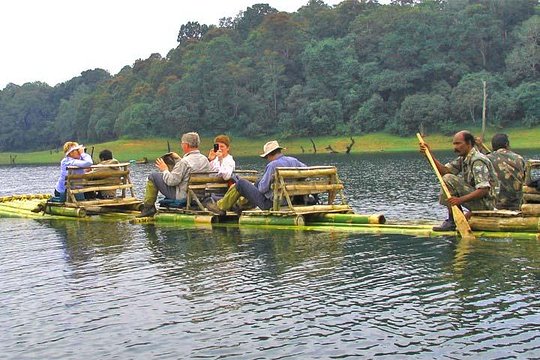 Bamboo rafting Thekkady